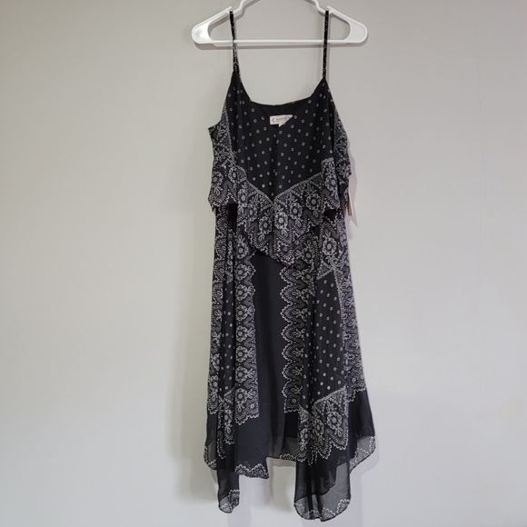 Nanette Lepore Dresses & Skirts - Nanette Lepore Handkerchief‎ Dress Sleeveless Black White V-neck Size 12 Bandana